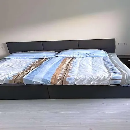 In Mauerbach Near Vienna With Pool 호텔 4*